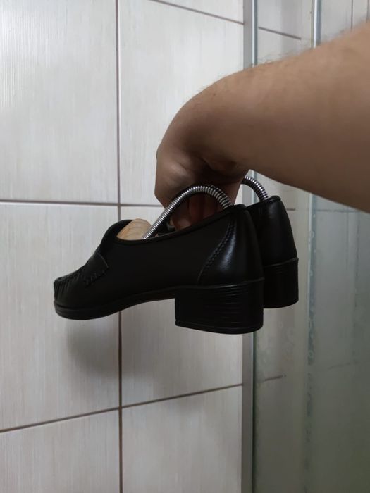 buty damskie 39 Ajas czółenka mokasyny obuwie czarne 39 But skórzane c