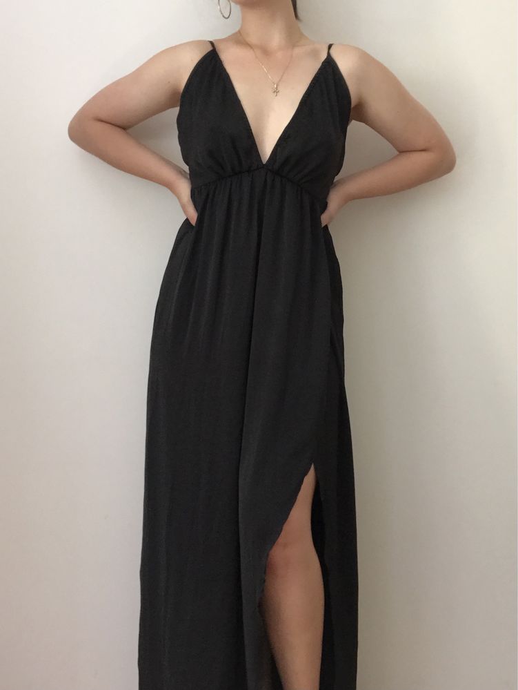 Czarna wieczorowa sukienka elegancka balowa studniówka Missguided