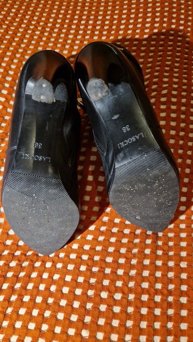 Czarne botki Lasocki 38