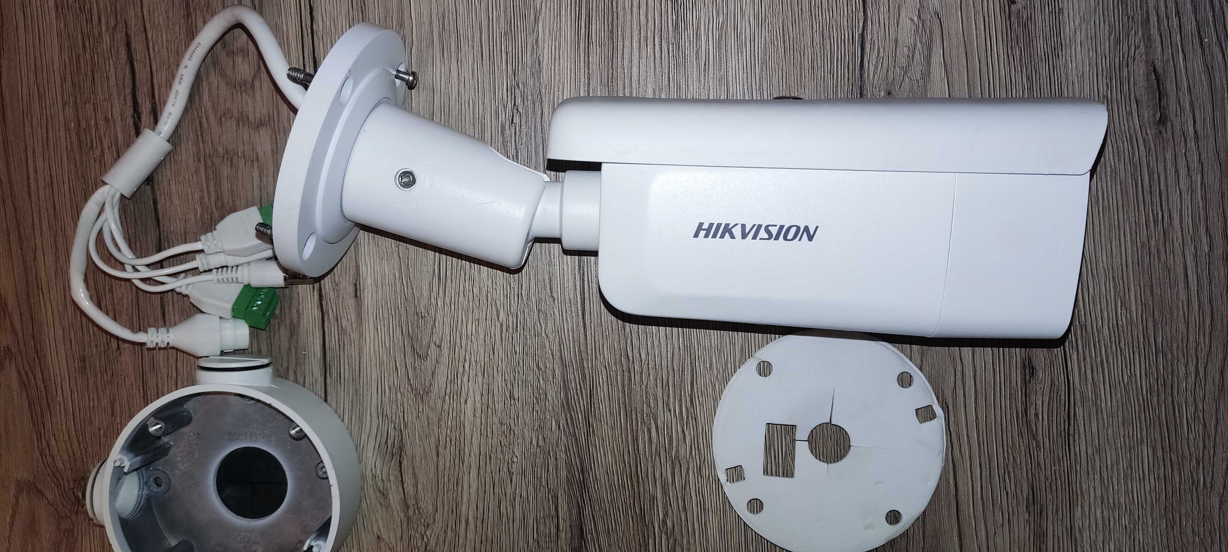 Kamera HikVision DS-2CD2643G2-IZS(2.8-12mm) AcuSense z podstawą