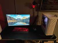Sprzedam komputer stacjonarny z mikrofonem hyperX w zestawie