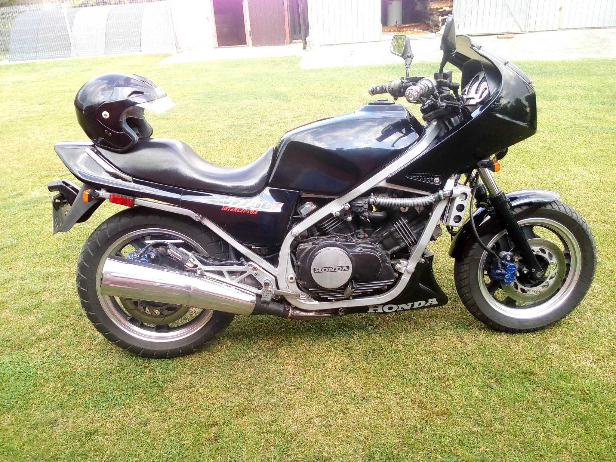 HONDA VF750F INTERCEPTOR V4 DOHC jak Magna turystyczny klasyk ZABYTEK