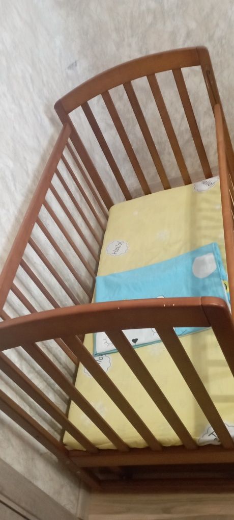 Дитяче ліжечко маятник, з матрацом та постільної білизни