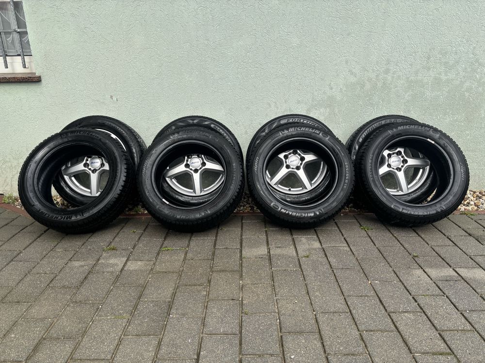 Sprzedam 2 Komplekta opon + Felgi 5x112