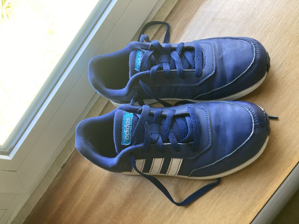 Tênis Adidas N36