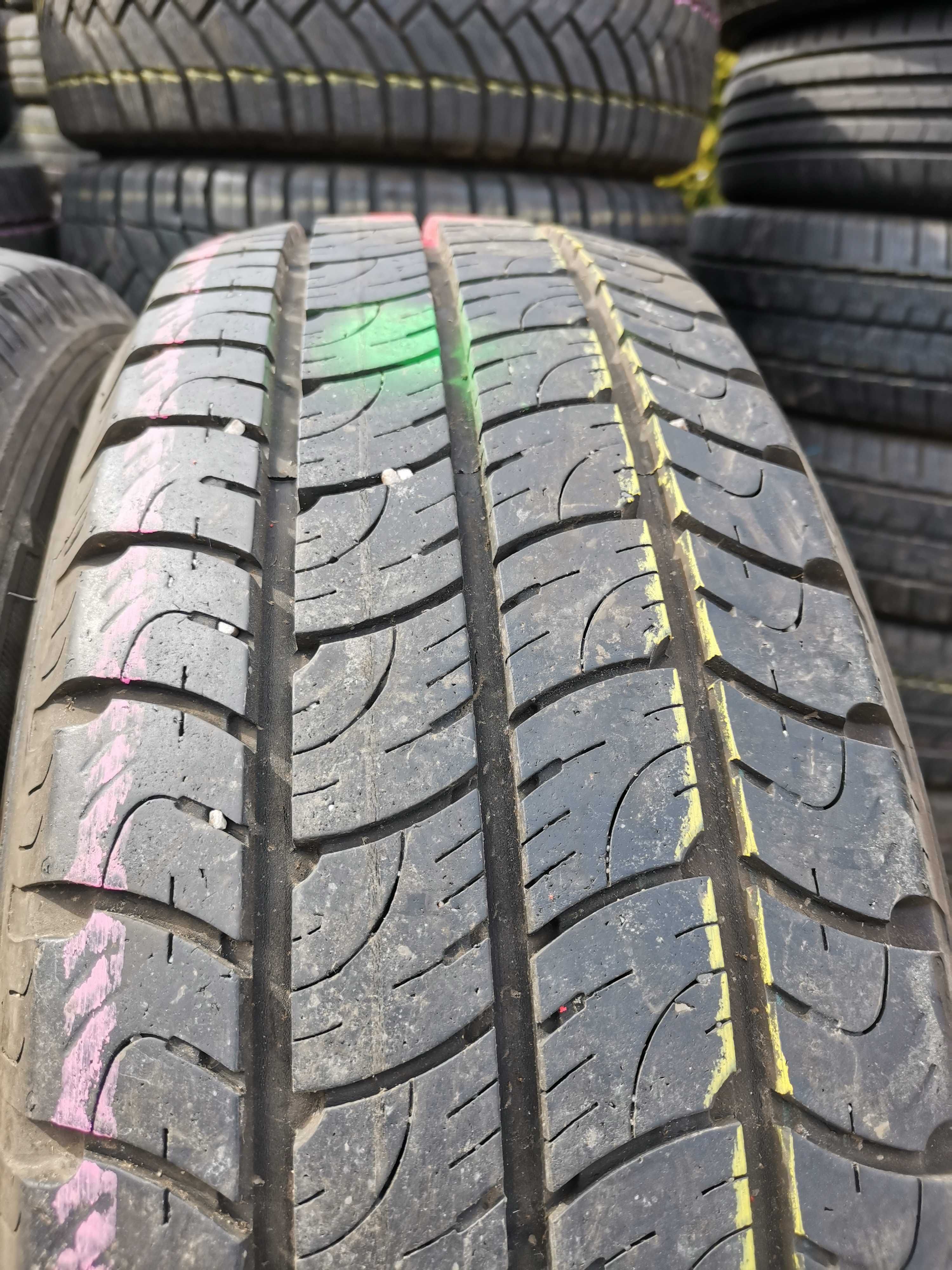 bus lato Goodyear 205/65/16C z 2016r 7mm 2szt