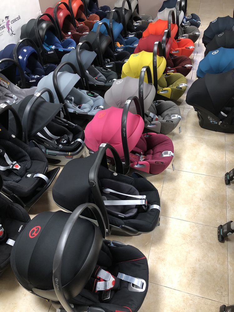 Автокрісла Шоурум Cybex Britax Recaro Maxi Cosi Автолюлька бустер