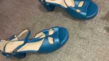 sapatos vintage , muito bonitos e confortáveis