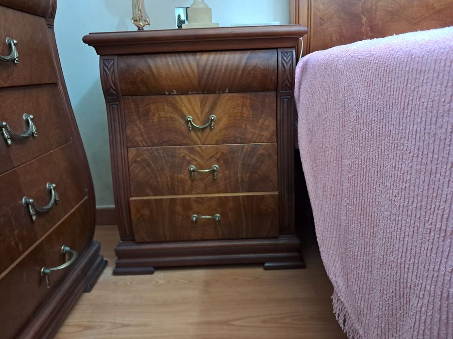 Mobilia de quarto completa em cerejeira