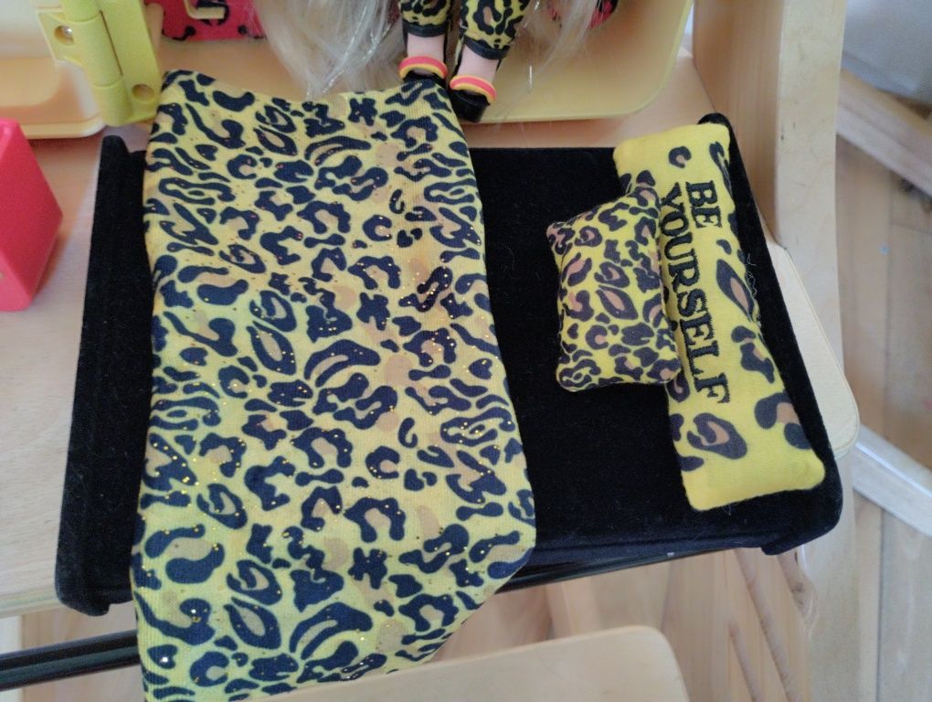 Na!Na!Na! Surprise 3w1 Lalka Jennel Jaguar plecak sypialnia