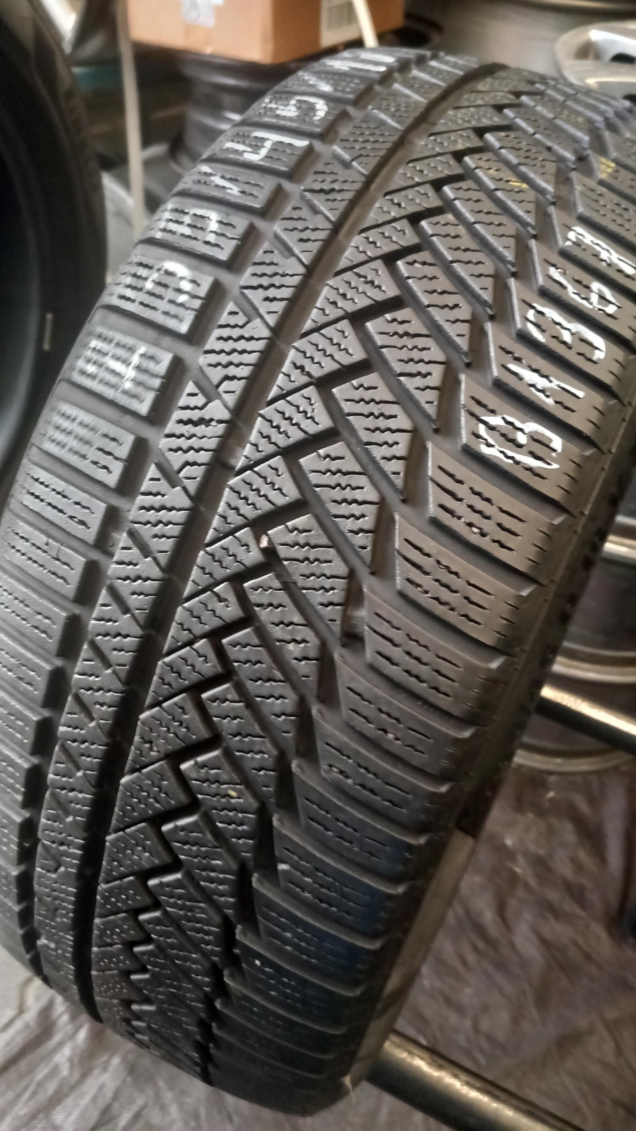 235/45/18 Continental Winter Contact TS850P 98V