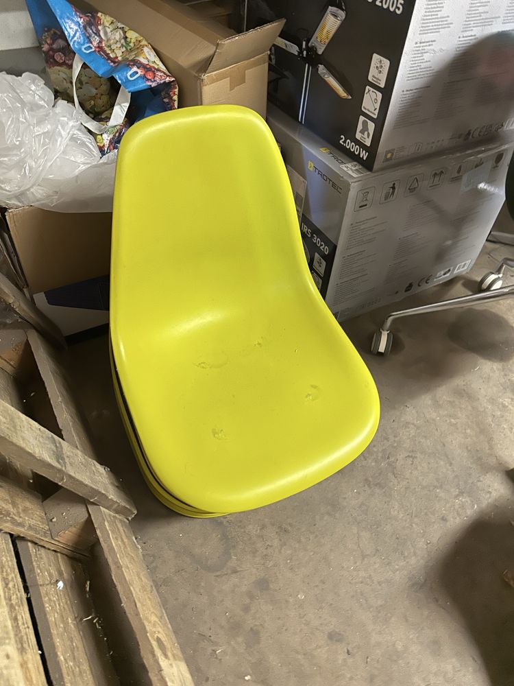 Zestaw Vitra Charles Eames. Model DAR DSR DSS skorupy
