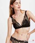 Oysho Koronkowy Biustonosz Essential Lace triangle bra