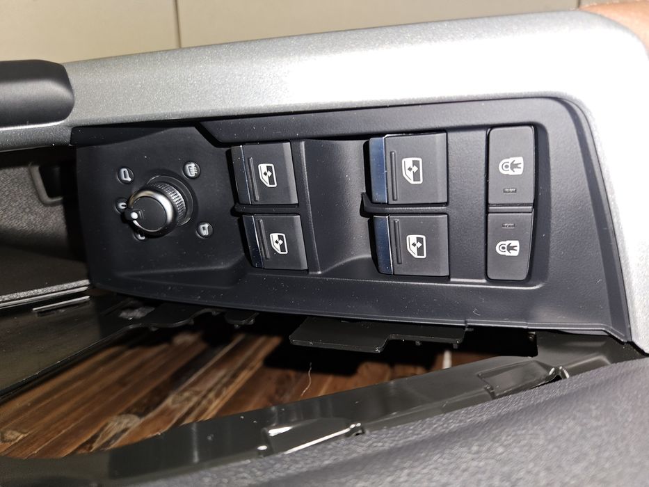 Дверна карта Audi Q3  83A.899.N1D.A в сборі з кнопками