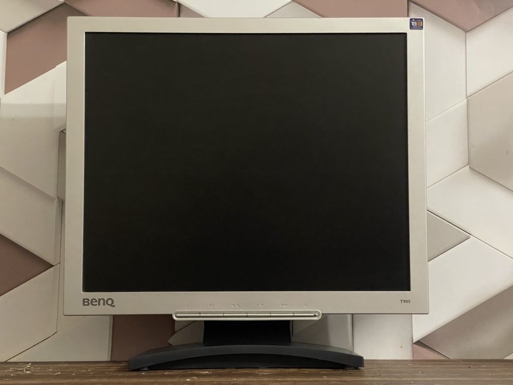 Монитор BenQ 19" Q9T4, TN, 1280x1024, VGA/DVI, 8мс,60гц!