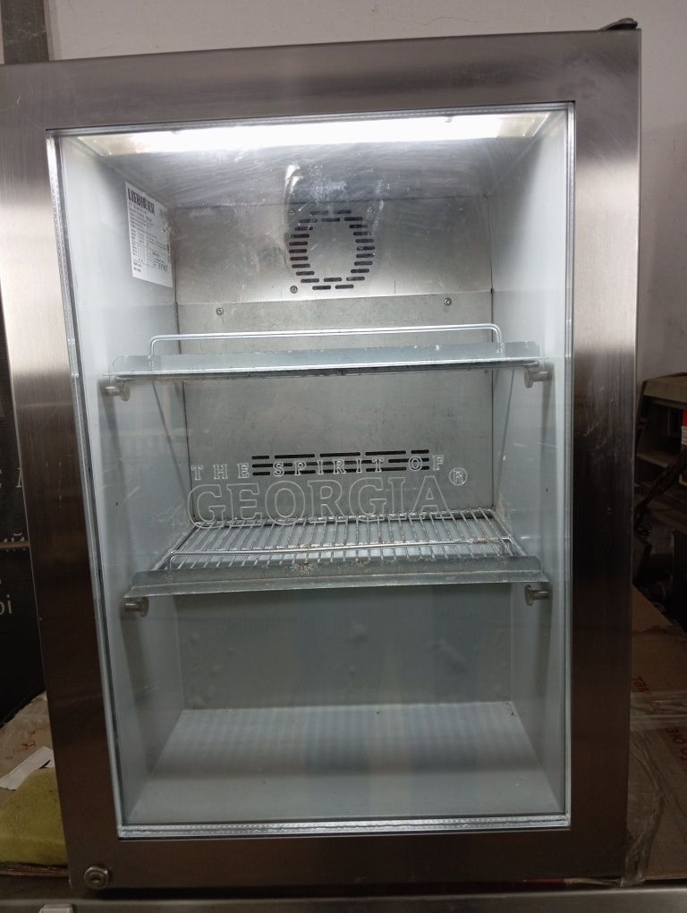 Барний міні холодильник