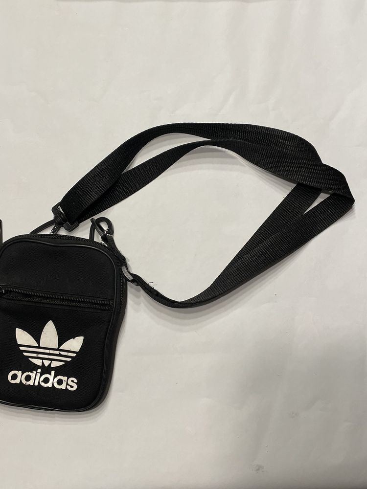 Bolsa adidas preta