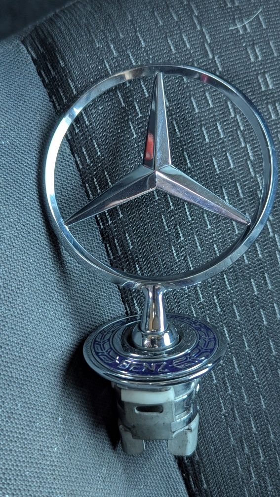 Emblema Mercedes