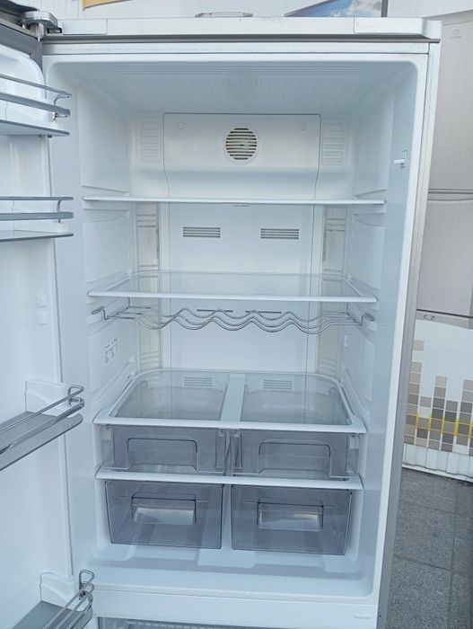 Холодильник Grundig No-Frost Ширина 70см нержавейка из Германии