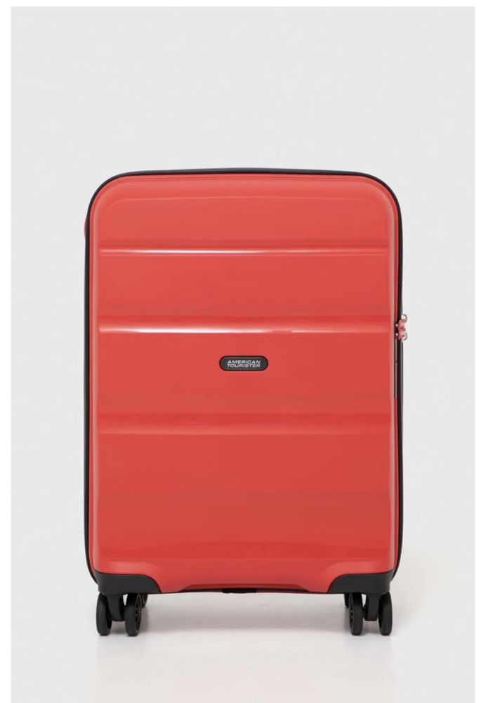 American tourister новый чемодан S М. L