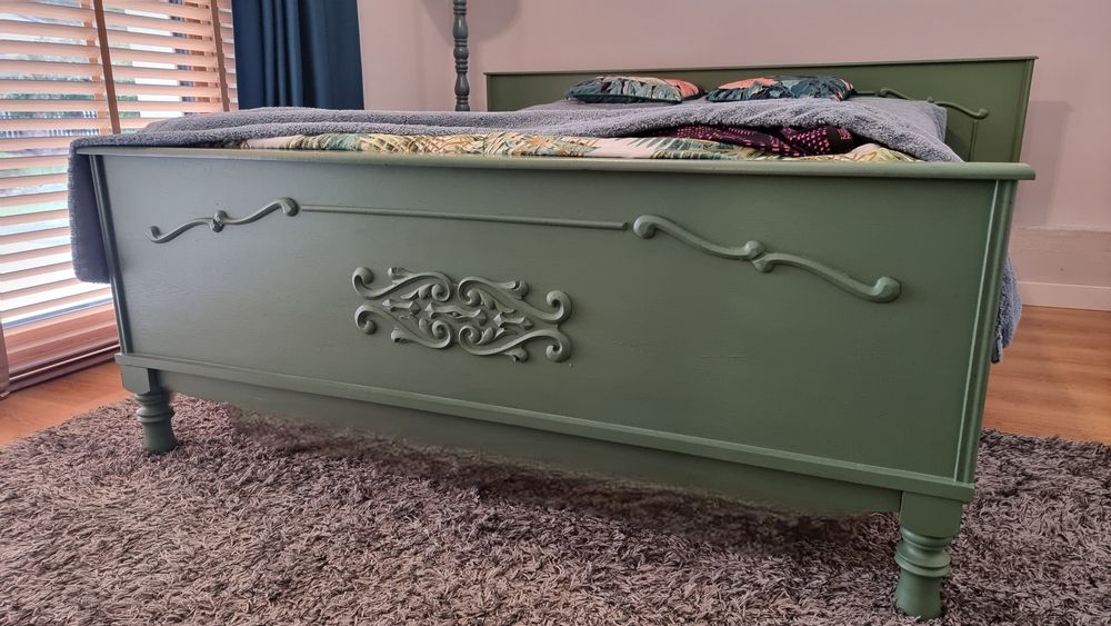 Łóżko drewniane vintage kolor zielony pod materac 140×200 cm