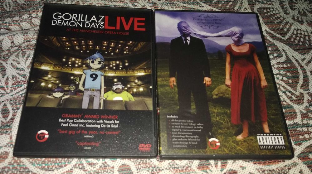 Музыкальные DVD диски 2 цена за комплект