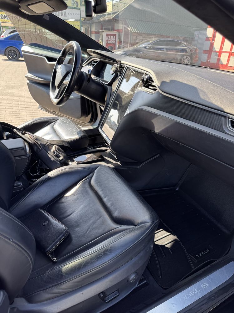 Tesla model s тесла модел с