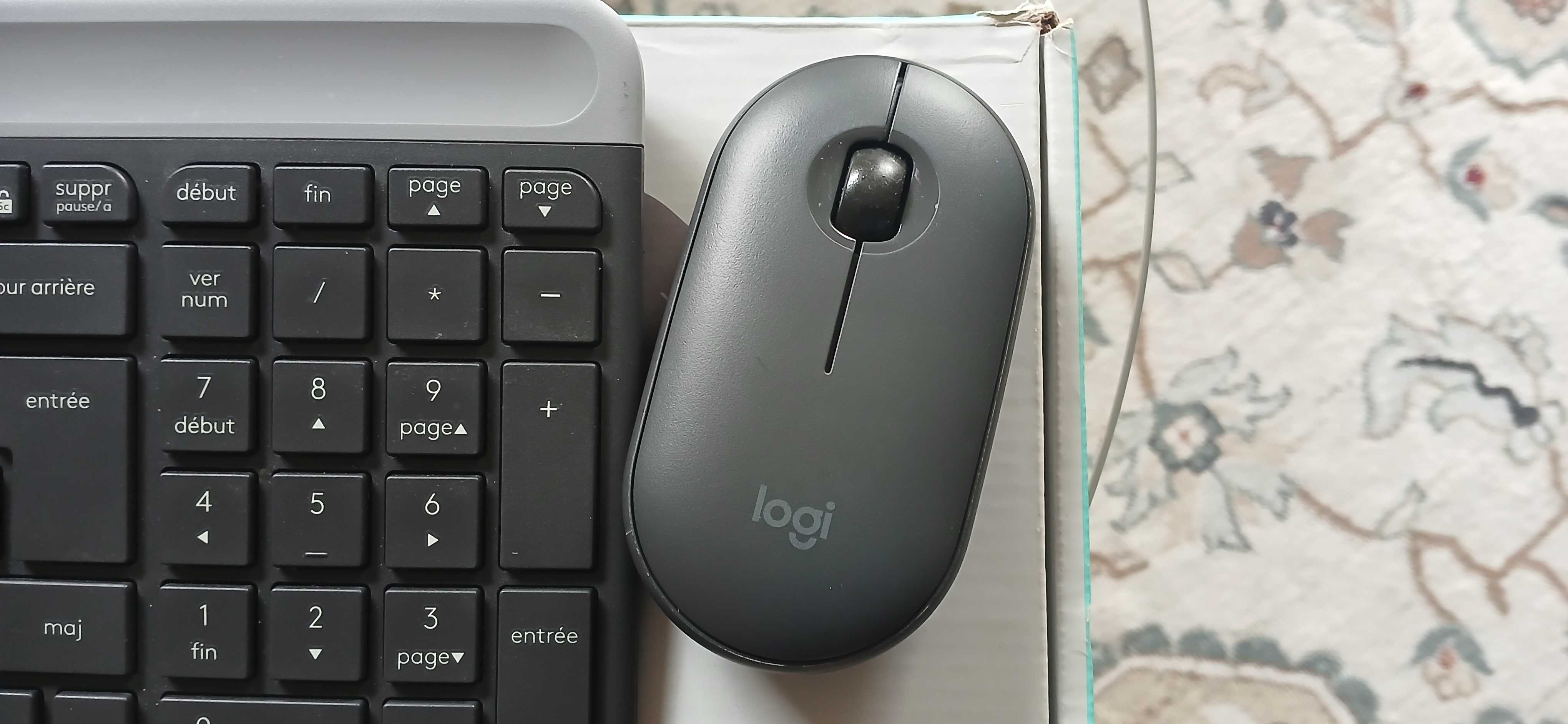 Klawiatura i myszka Logitech Slim Combo MK470.