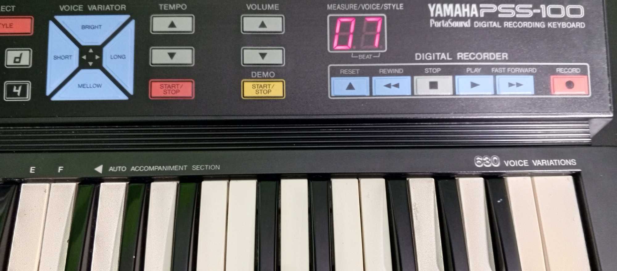 Yamaha PSS-100  Portasound Keyboard Syntezator Vintage Recorder