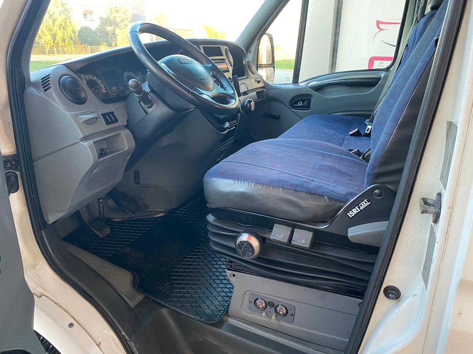 IVECO DAILY Autolaweta Najazd Nowy najzad wciagarka oświetlenie led