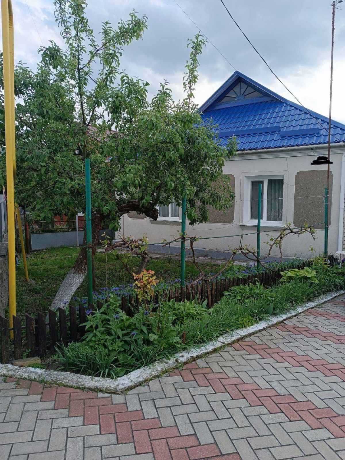 Продам доглянутий будинок в центрі Немирова 1348