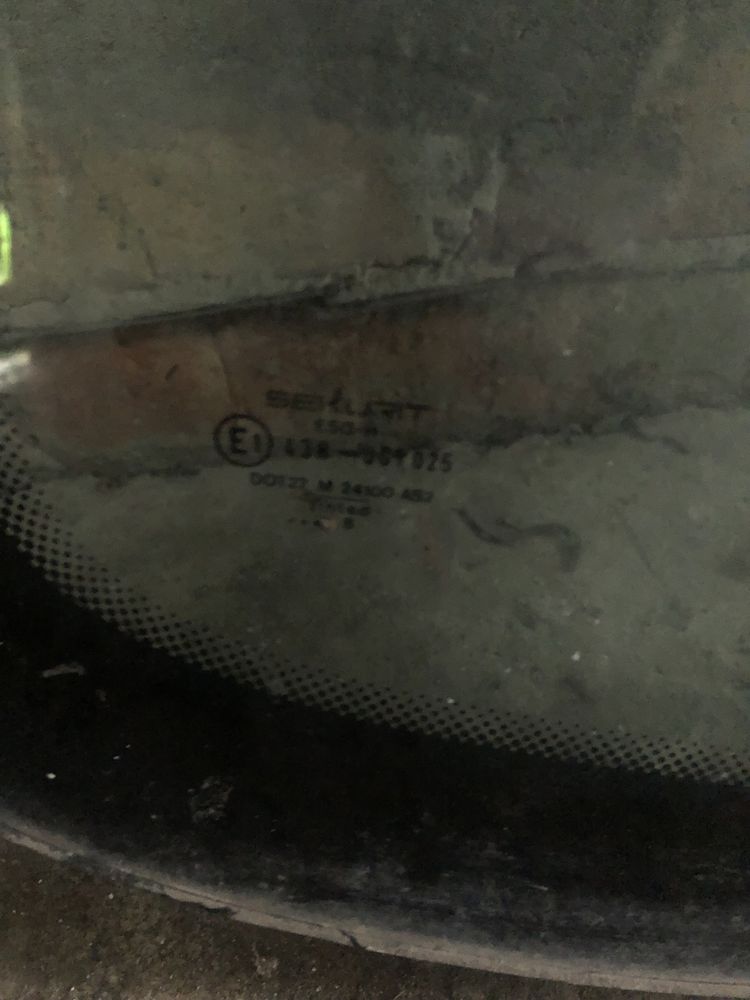 Заднее стекло Ford Scorpio