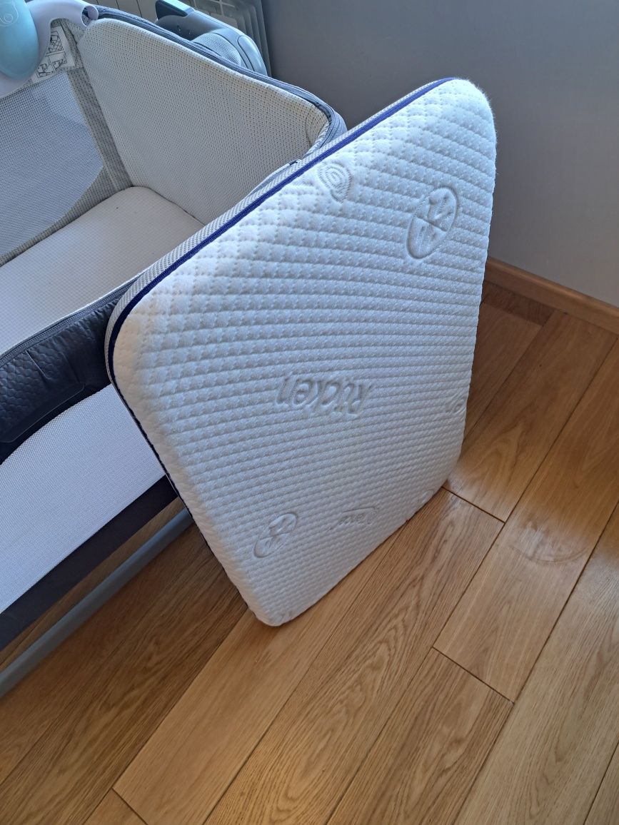 Łóżeczko dostawne chicco next2me
