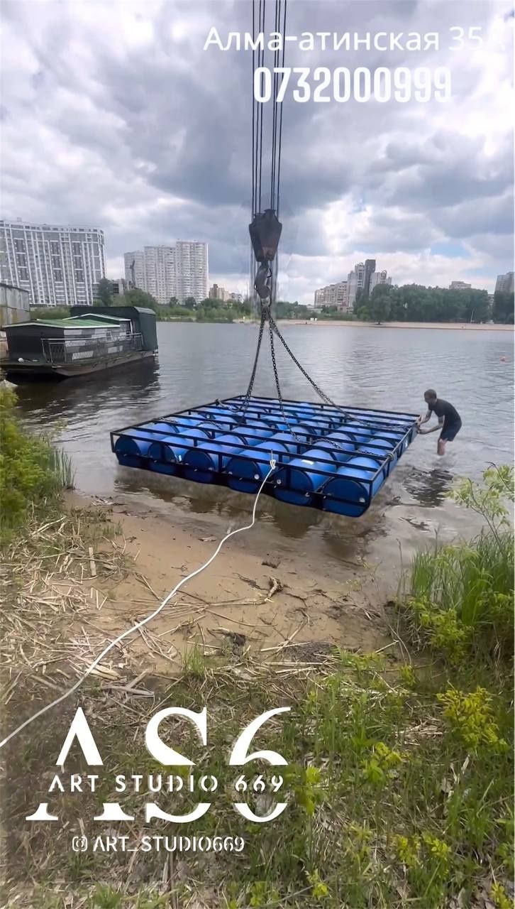 Понтони, причали, будинки на воді
