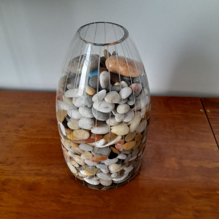 Jarra vidro pedras decorativas