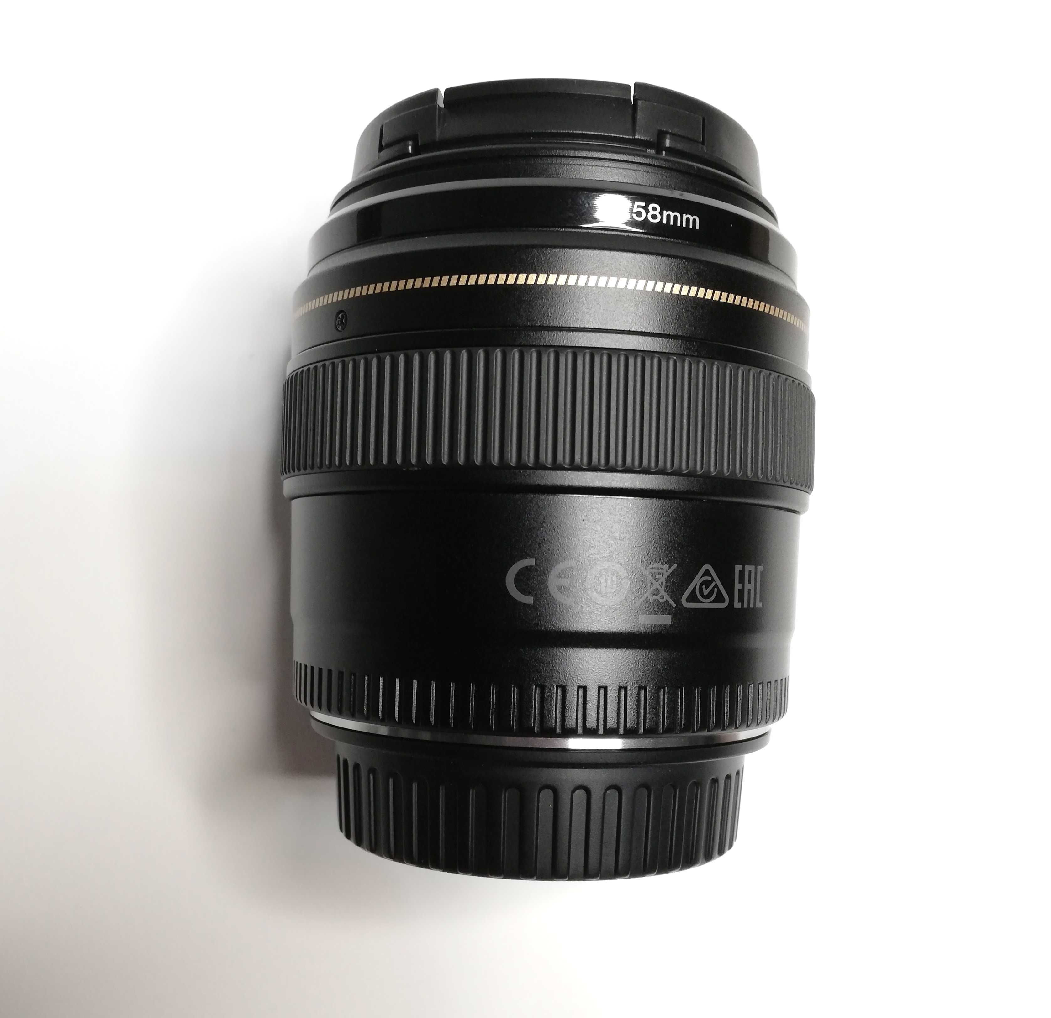 Canon EF 85mm f/1.8 USM, как новый, + бленда в подарок.