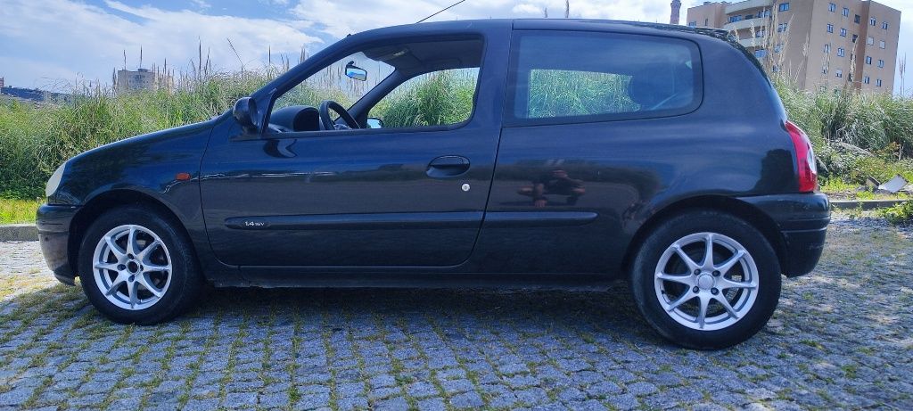 Renault Clio 1.4 16v