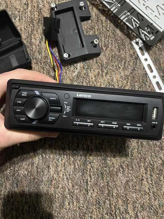 Автомагнітола Lenco