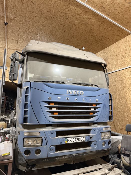 Двигун Iveco stralis та інші деталі