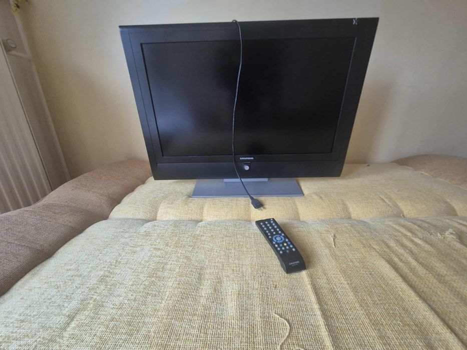 Telewizor i narożnik