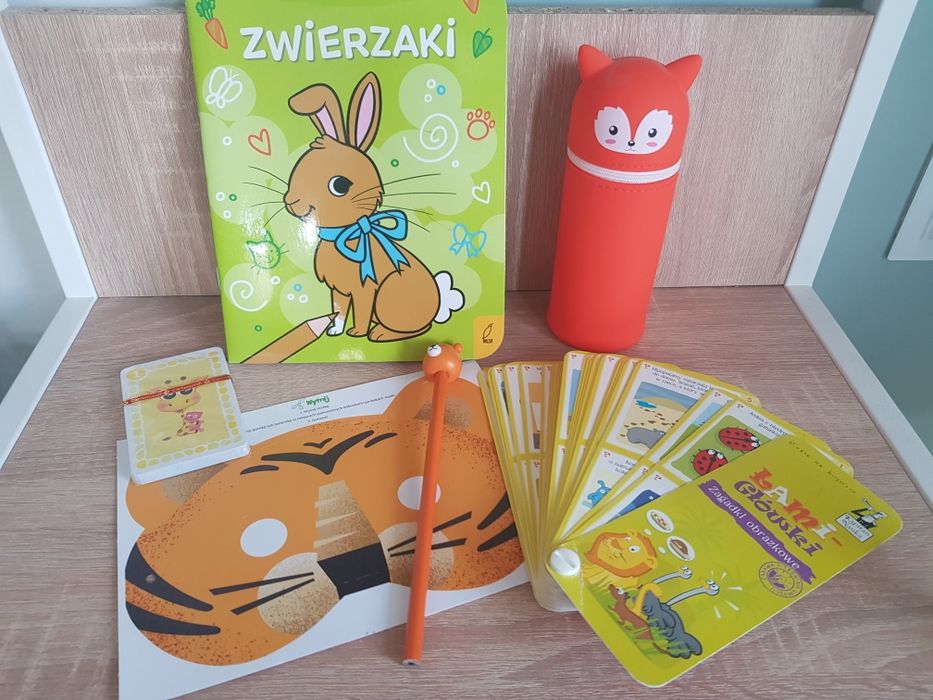 Zestaw różnych rzeczy dla dziecka