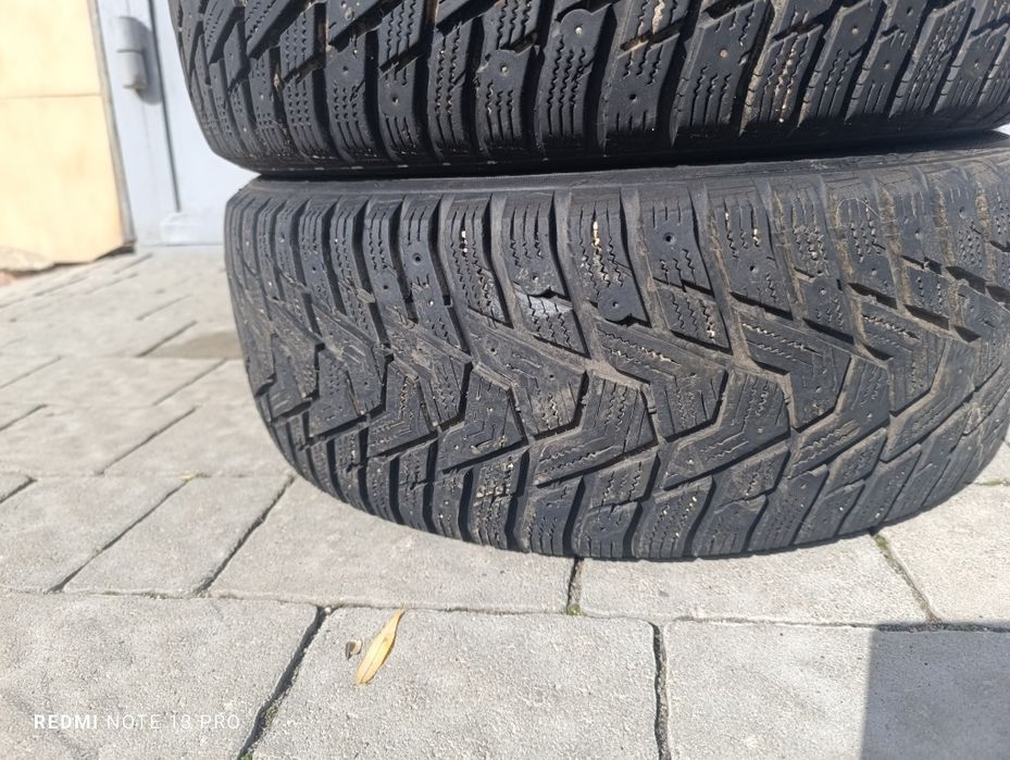 Шини зимові 215/55 R16