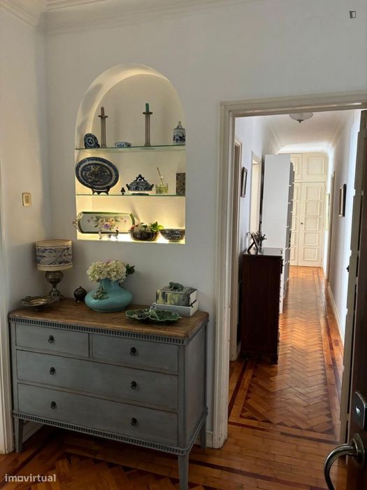 Quarto - localizado em Entrecampos Lisbon