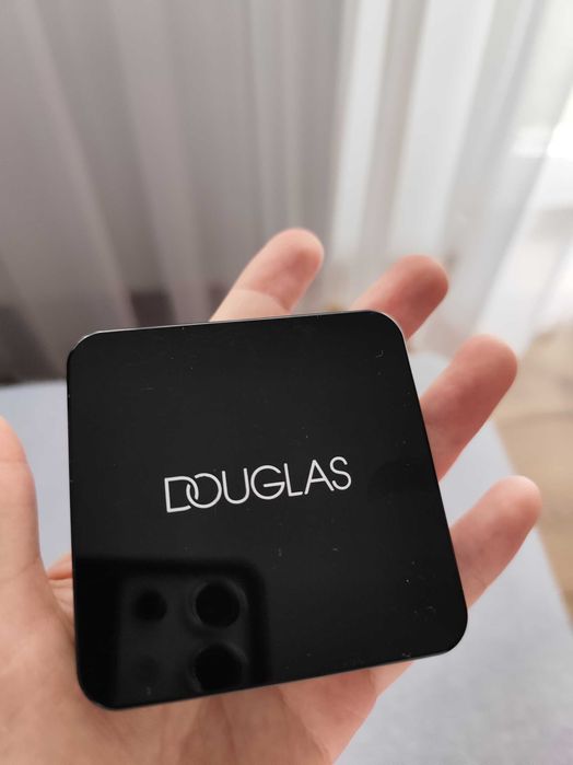 Rozświetlacz Douglas