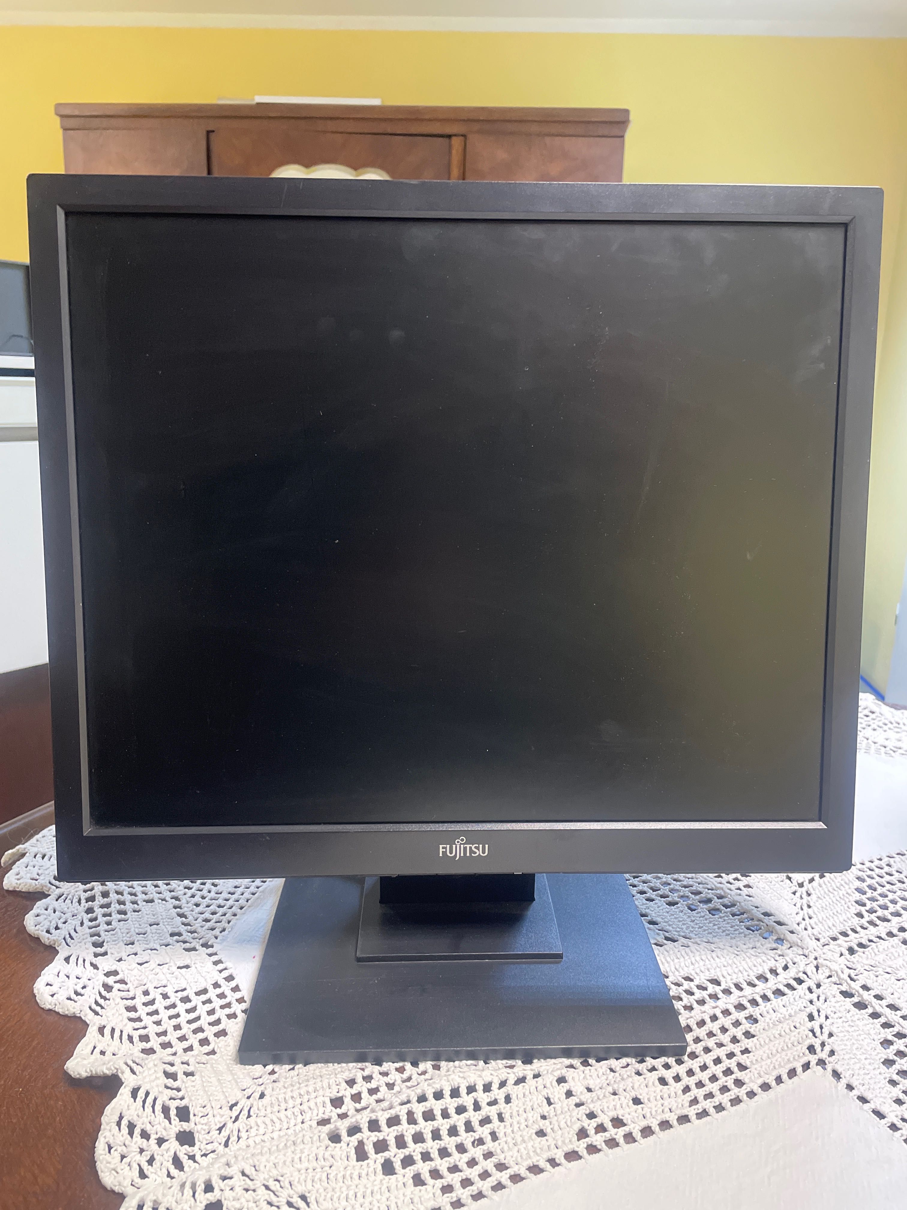 Monitor czarny Fujitsu