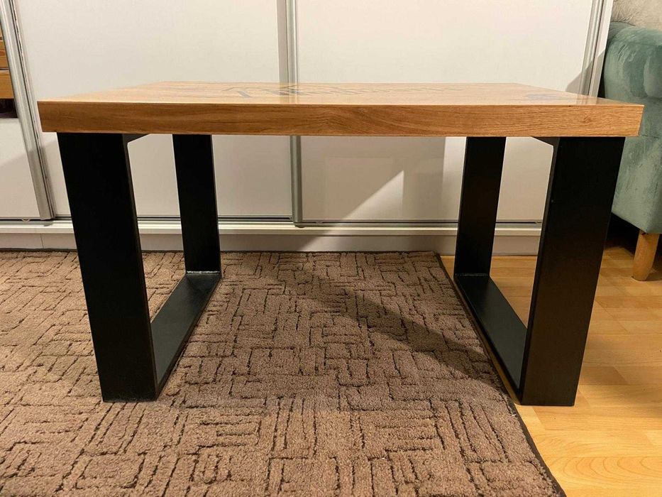 Stolik loftowy dla fanów Harrego Pottera