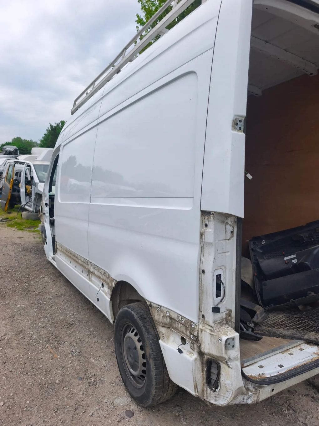 Ćwiartka lewa bok tył Mercedes-Benz Sprinter w910 2018-2025 L2 średniak