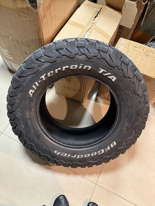 Резина BF Goodrich All Terrain KO2 275/65/17 (4шт, 22 рік)