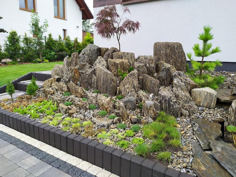 Ogród japoński głazy dekoracyjne kamienie ogrodowe