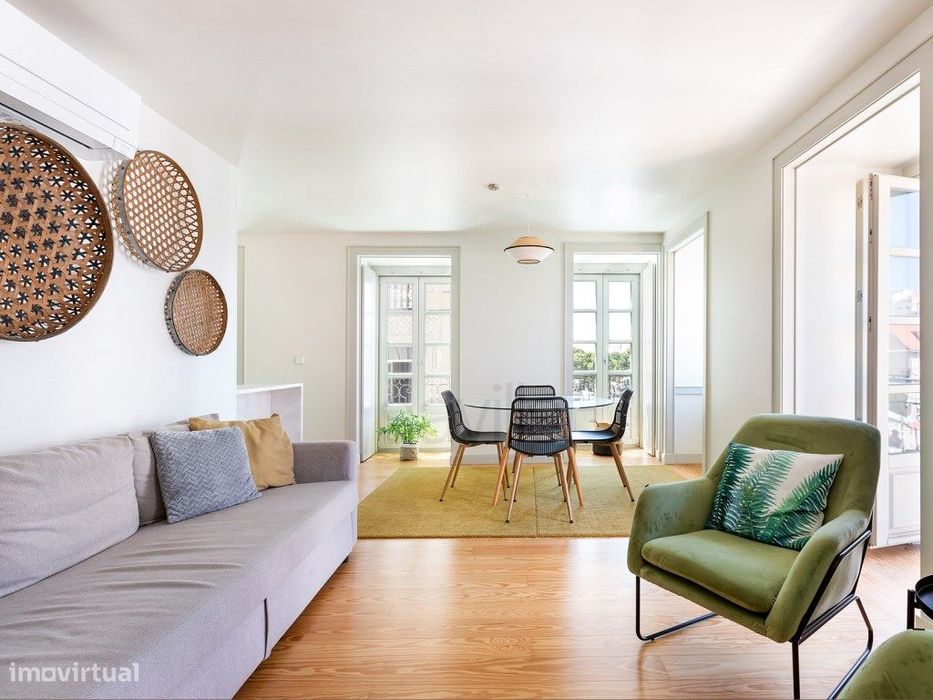 Apartamento T2 em edifício recente, na Graça, Lisboa